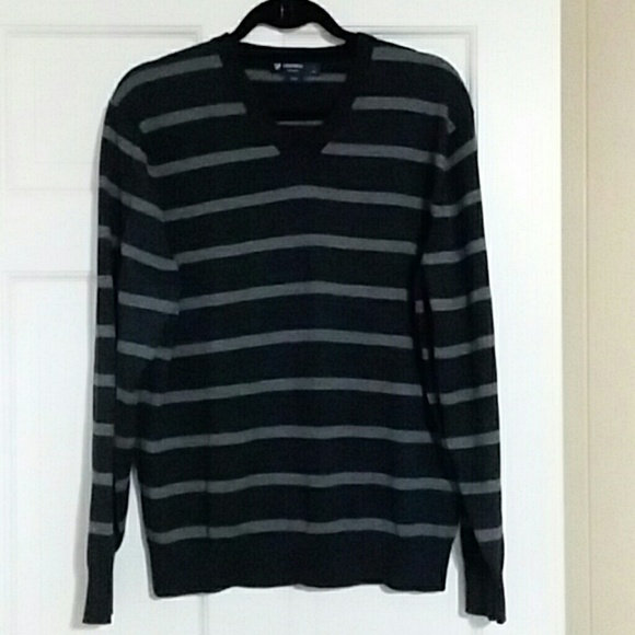 NWOT  Cremieux V neck sweater.  Men size M - Picture 1 of 3